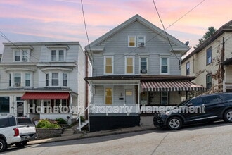 Building Photo - 609 Spruce St