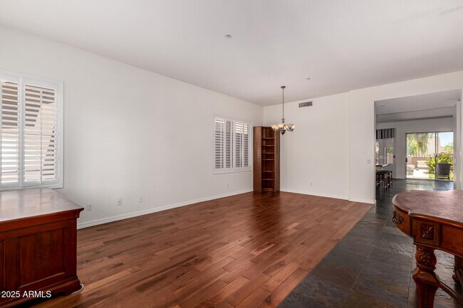 Foto del edificio - 10573 E Sheena Dr