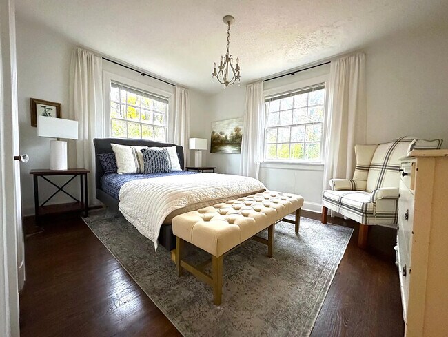 Foto del edificio - 1900 Lombardy Ave