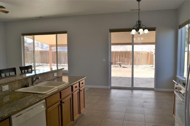 Building Photo - 111 Brassie Ct