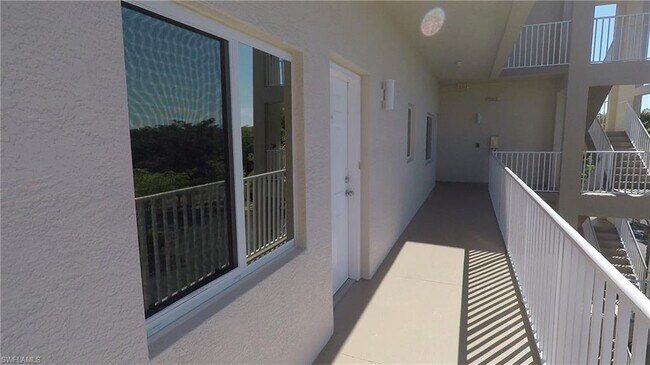 Building Photo - 14801 Park Lake Dr