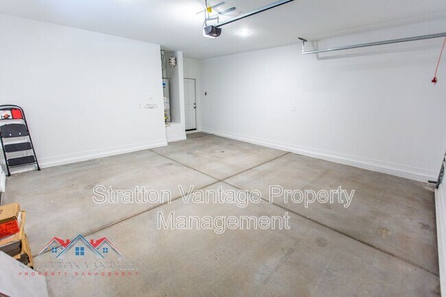 Building Photo - 7439 S 76th Dr