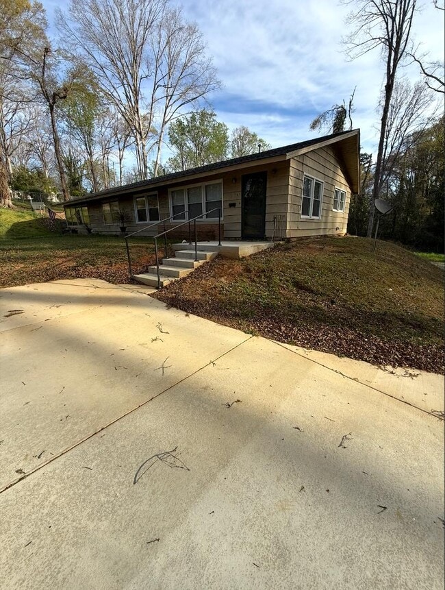 Building Photo - 917 Windy Ct