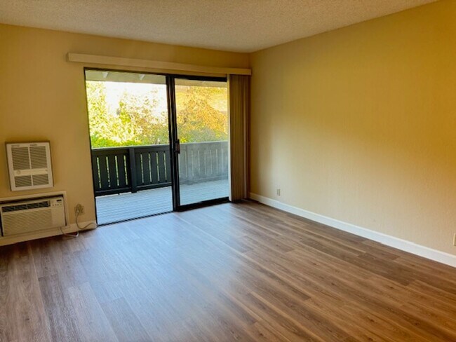 Foto del edificio - Updated 1 bedroom 1 bath condo in Heather ...
