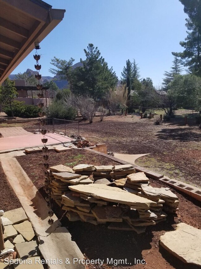 Building Photo - 3 br, 3 bath House - 424 Antelope Drive