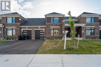 Building Photo - 5 Bayberry Dr