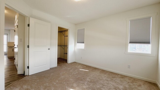 Photo du bâtiment - 1530 Tamarack Blvd NW