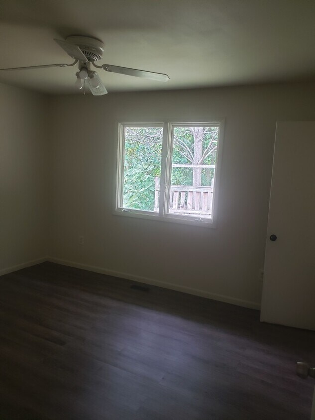 Foto del edificio - 1007 Tuttle Ave