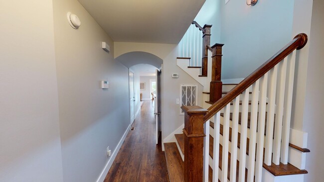 Foto del edificio - Spacious Three Bedroom East Nashville Home!