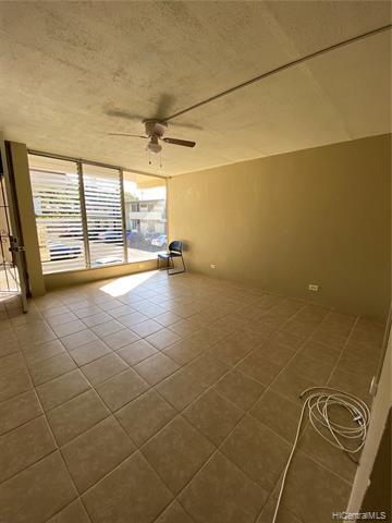 Foto del edificio - 95-24 Waihau St