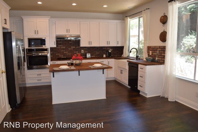 Building Photo - 4 br, 3 bath House - 2217 Salem Way