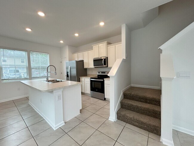 Foto del edificio - NEWER BUILD, SPACIOUS 3 Bedroom, 2 Bath To...