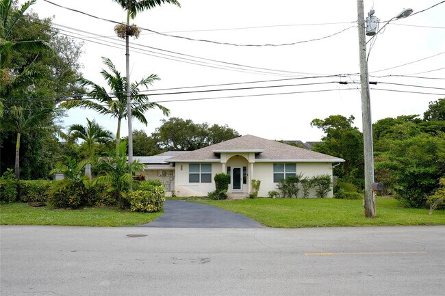 Foto del edificio - 821 SW 13th Ct