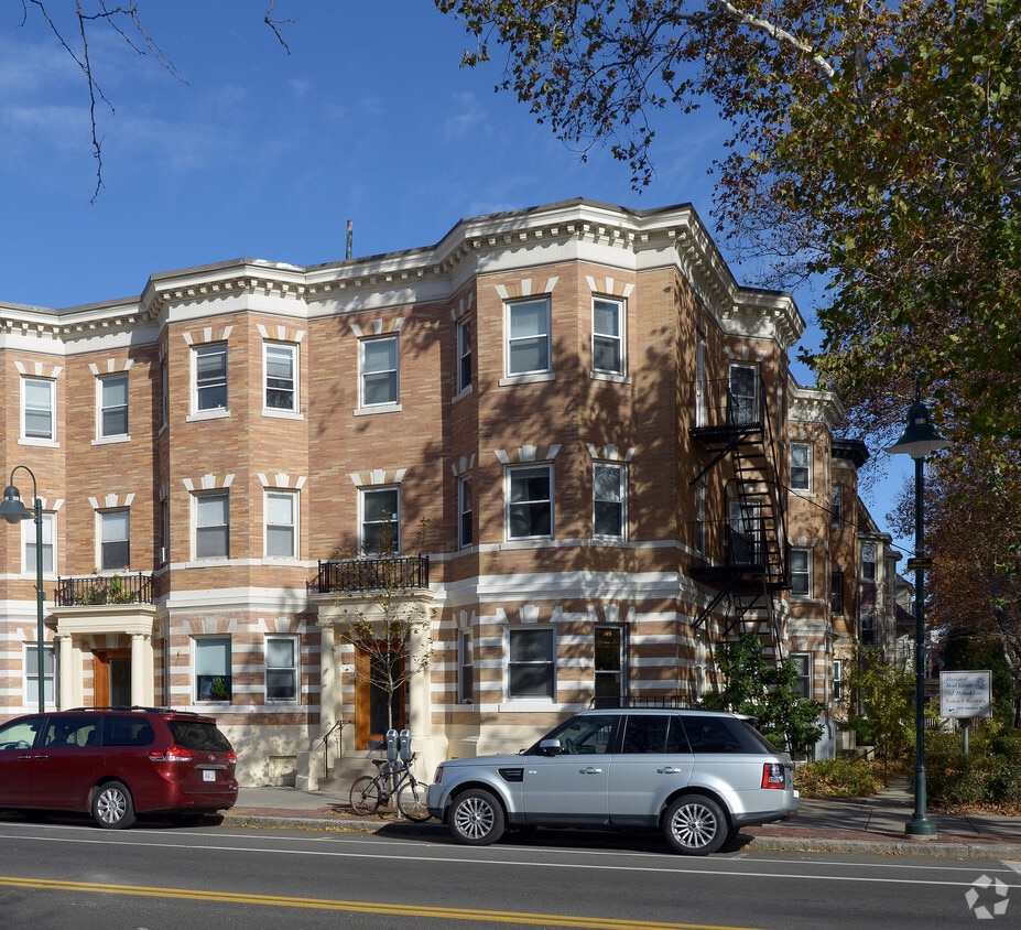 Foto del edificio - 385 Harvard St