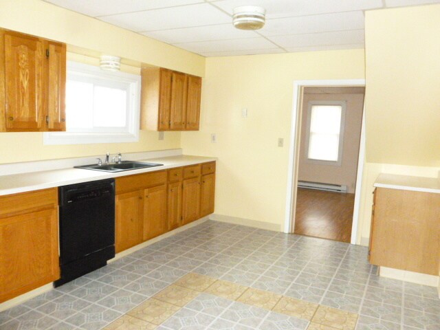 Kitchen - 907 Magee St