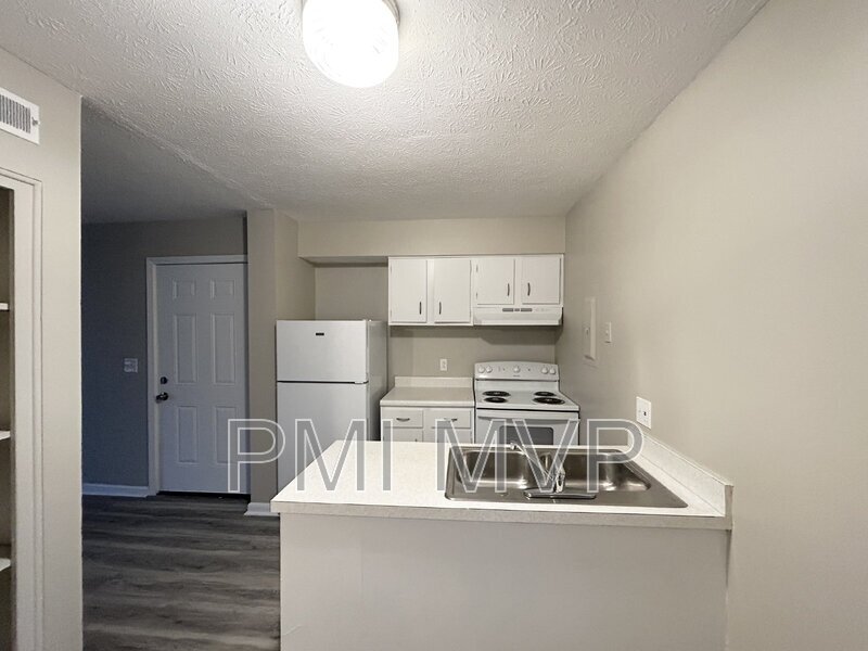 Foto principal - 834 Whitethorne Ave
