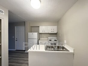 Building Photo - 834 Whitethorne Ave