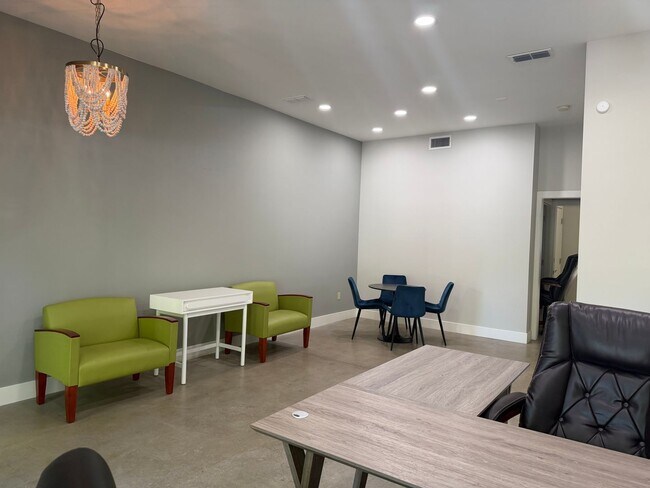 Photo - Rare Live/Work or Residential Opportunity in the Heart of North Oak Park! House