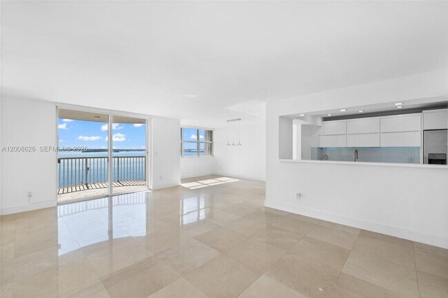 Foto del edificio - 1420 Brickell Bay Dr