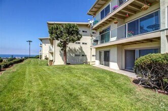 Building Photo - 640 W Solana Cir