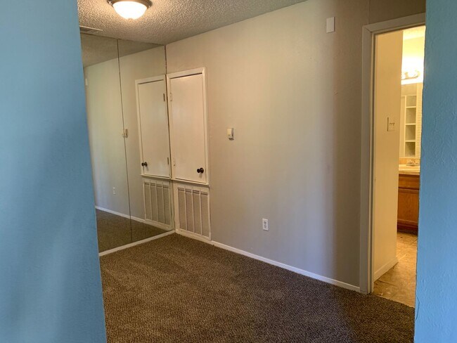 Foto del edificio - Trinity Meadows 1013/1016/1017