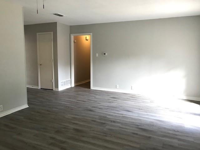 Building Photo - 902 Bradfield Dr