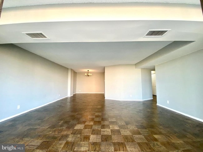 Building Photo - 3800 Fairfax Dr