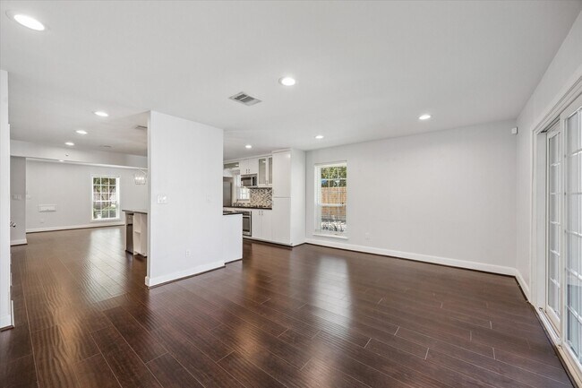Foto del edificio - 671 N Post Oak Ln