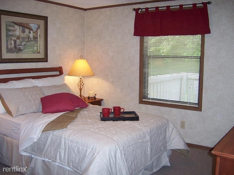 Foto del edificio - 135 Fern Hollow Rd