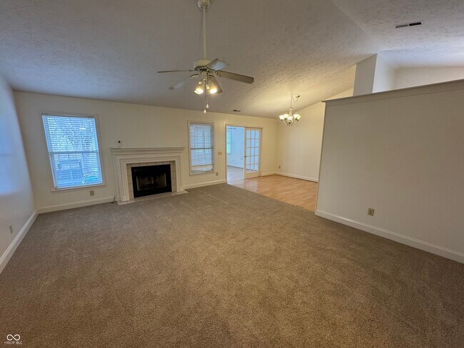 Foto del edificio - 5632 Rains Ln