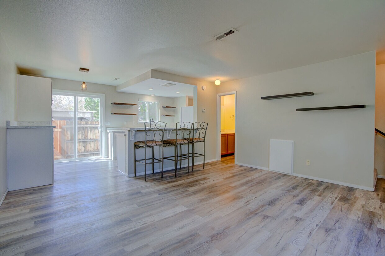 1488 Douglas Ave, Gardnerville, NV 89410 Townhome Rentals in