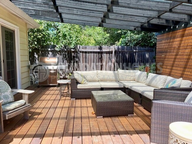 Foto del edificio - Modern Bret Harte Home with Gourmet Kitchen - FOUNDATION