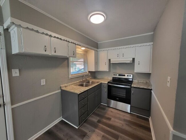 Foto del edificio - 1503 E Wells Ave