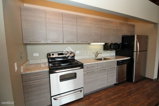 Building Photo - 1 br, 1 bath  - 925 W HURON Apt 510 Unit 510