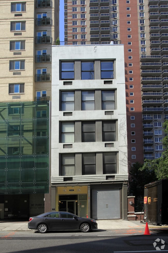 Primary Photo - 552 W 43rd St