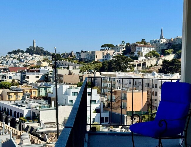 Foto del edificio - Location, Luxury, & Views! Corner Unit with All Utilities + Secured Parking Included.