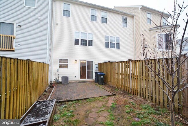 Building Photo - 42995 Astell St