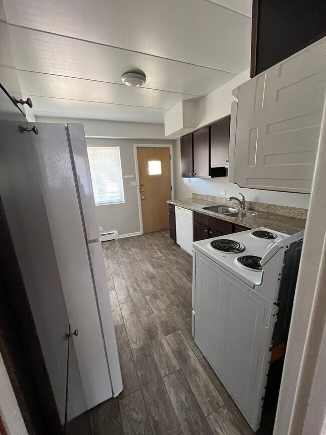 Foto del edificio - Salem Village Apartments LLC