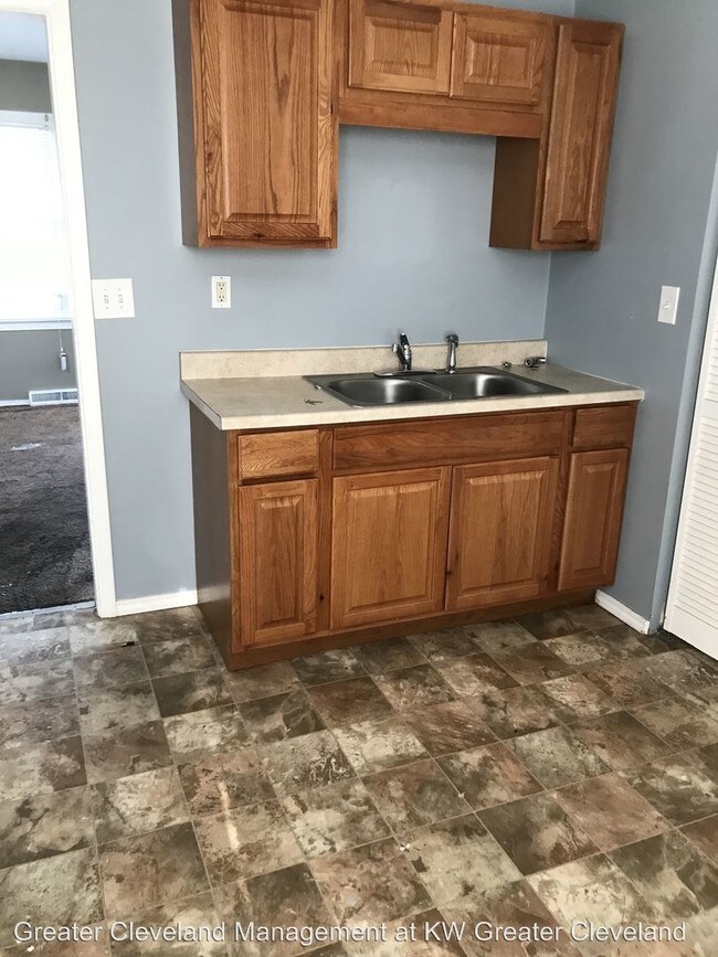 Foto del edificio - 2 br, 1 bath House - 12513 Kirton Ave