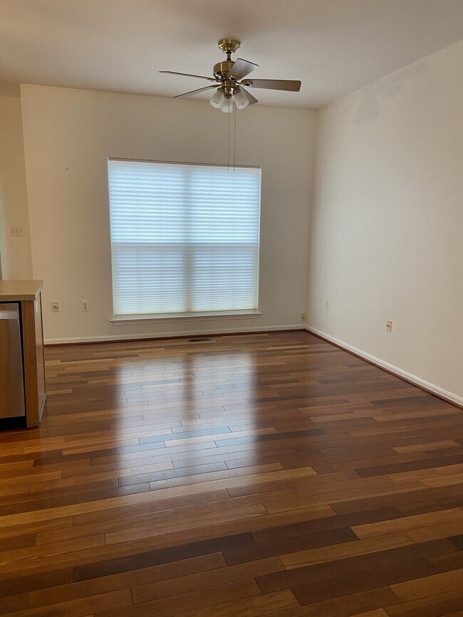 Foto del edificio - 42710 Cool Breeze Square