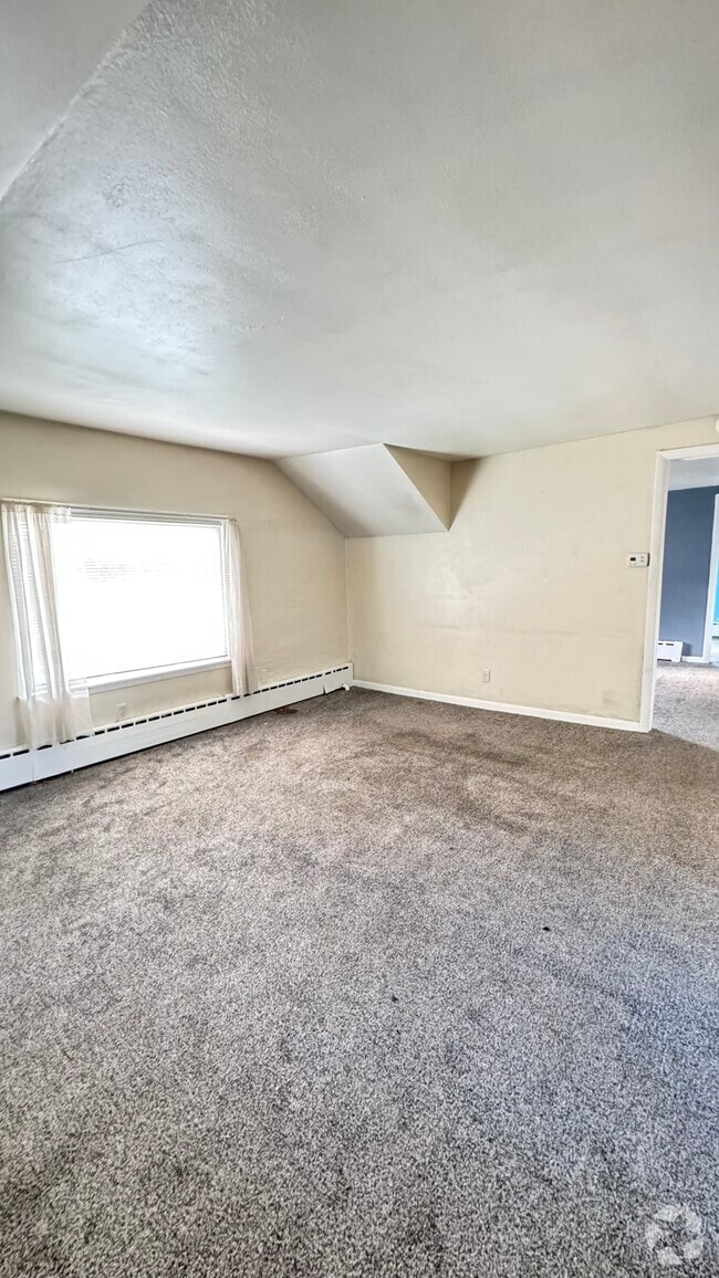 Building Photo - 180 Martin St