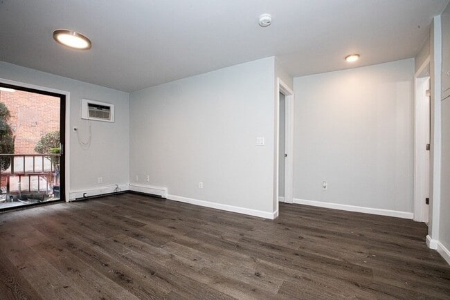 Building Photo - 141 Pierce St