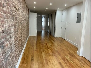 Building Photo - 294 Rogers Ave