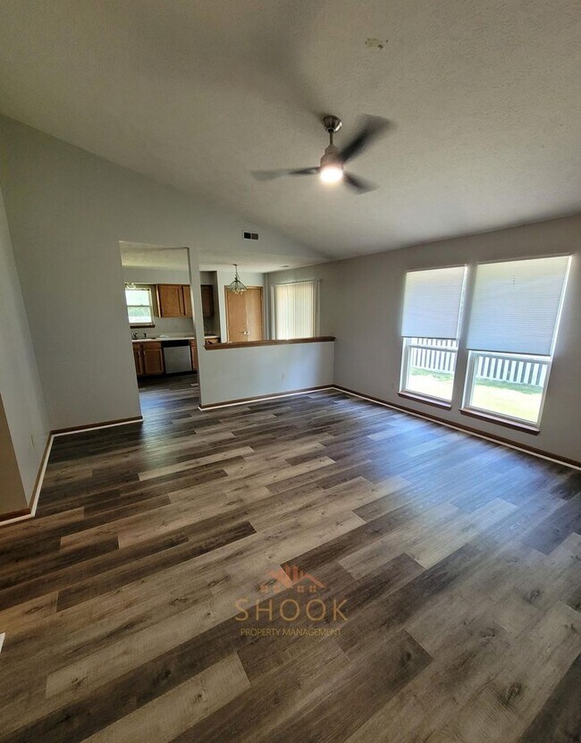 Foto del edificio - REMODELED 3 BR HOME - AVAILABLE MID JUNE