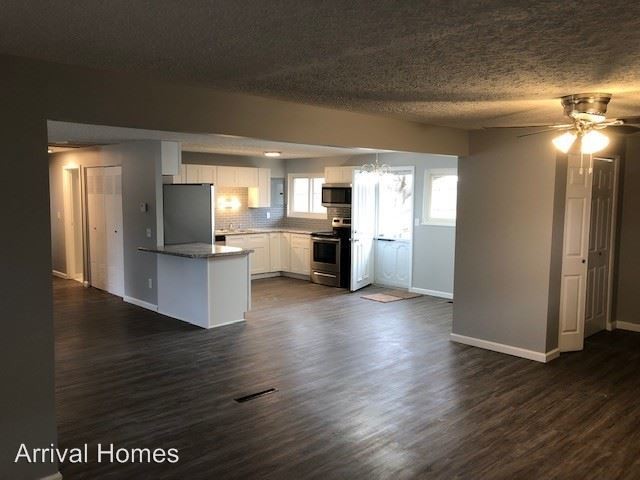 Primary Photo - 3 br, 2 bath House - 4355 Kitridge