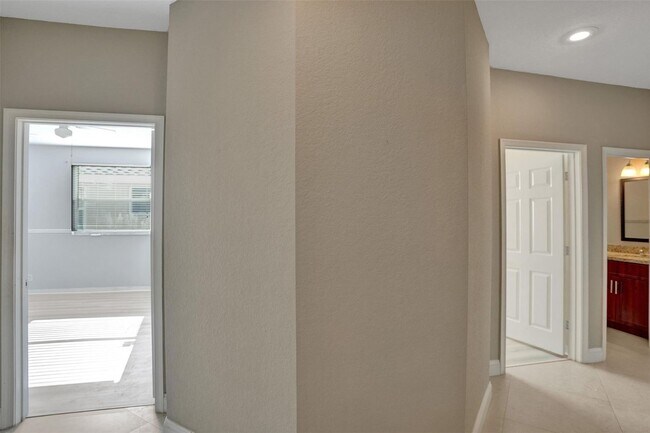 Foto del edificio - 5977 NW 73rd Ct