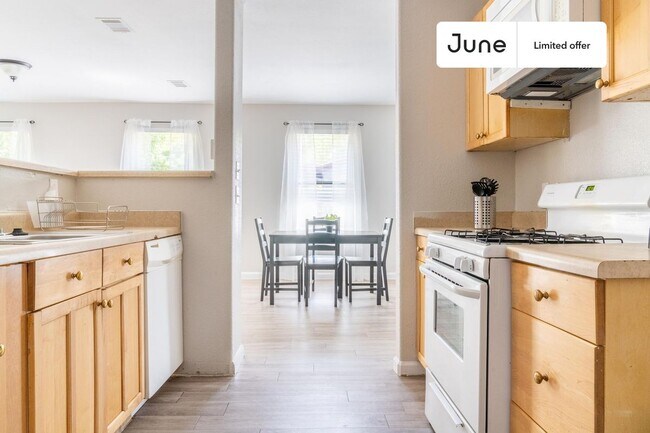 Building Photo - 5105 Spruce Cove
