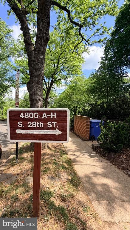 Foto del edificio - 4800 S 28th St