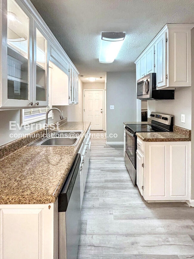 Building Photo - 5920 Catawba Way