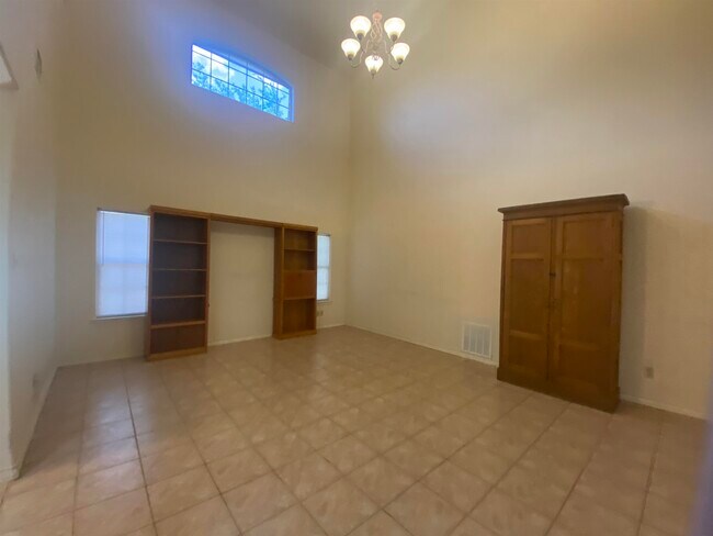 Foto del edificio - 1514 Serene Dr